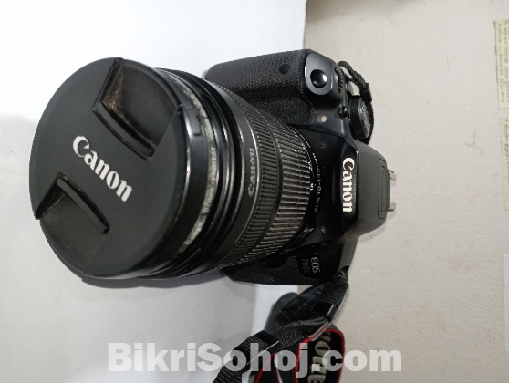 EOS 700D with 18-135 mm IS STM zoom lens